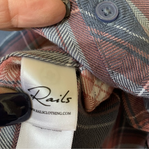 Rails Hunter Classic Button Down Top in Slate Rose White - Picture 12 of 13